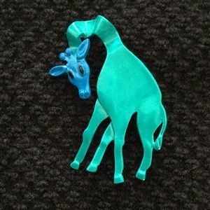 Giraffe brooch